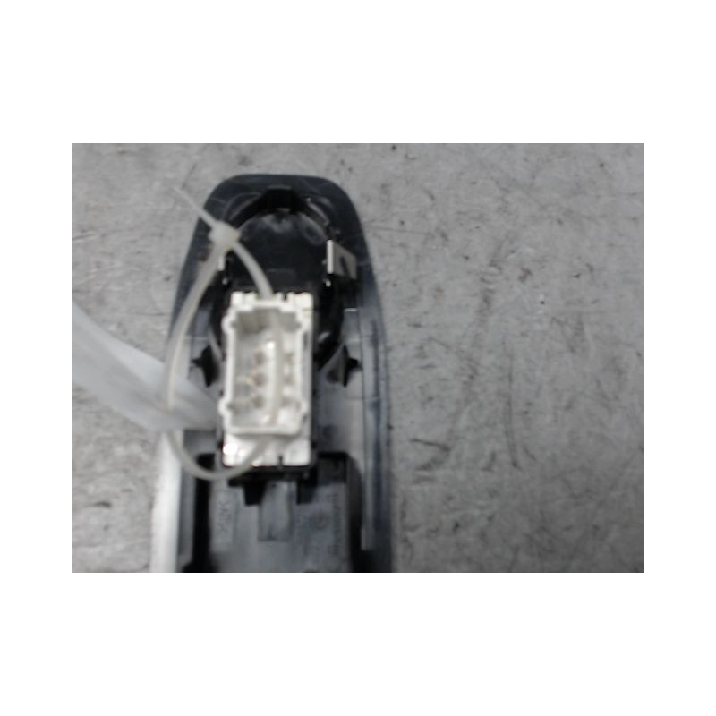 COMMANDE LEVE-GLACE PORTE AVD PEUGEOT 208