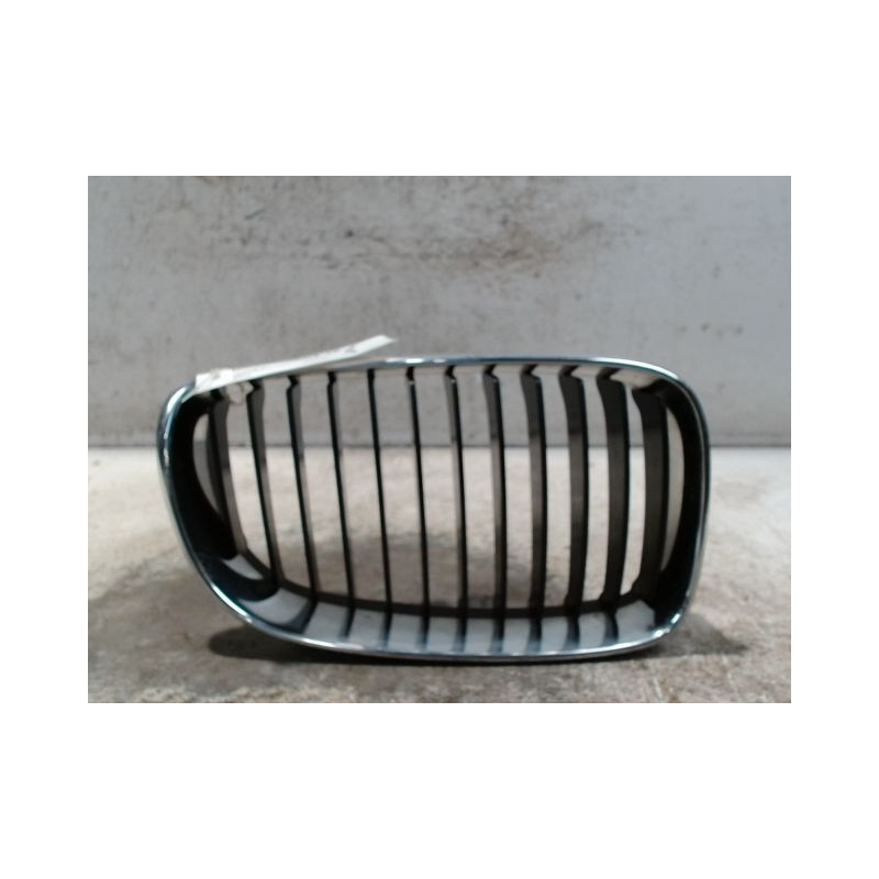 GRILLE CALANDRE DROIT BMW SERIE 1