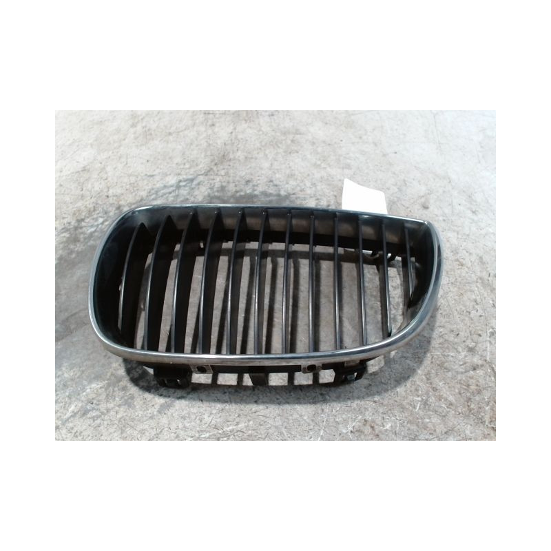 GRILLE CALANDRE GAUCHE BMW SERIE 1