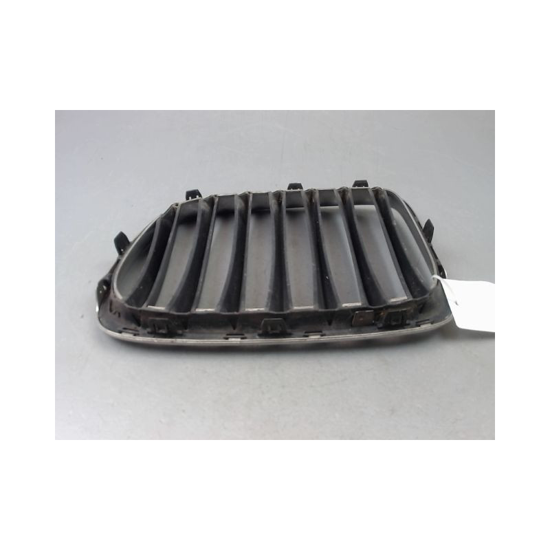 GRILLE CALANDRE DROIT BMW X1