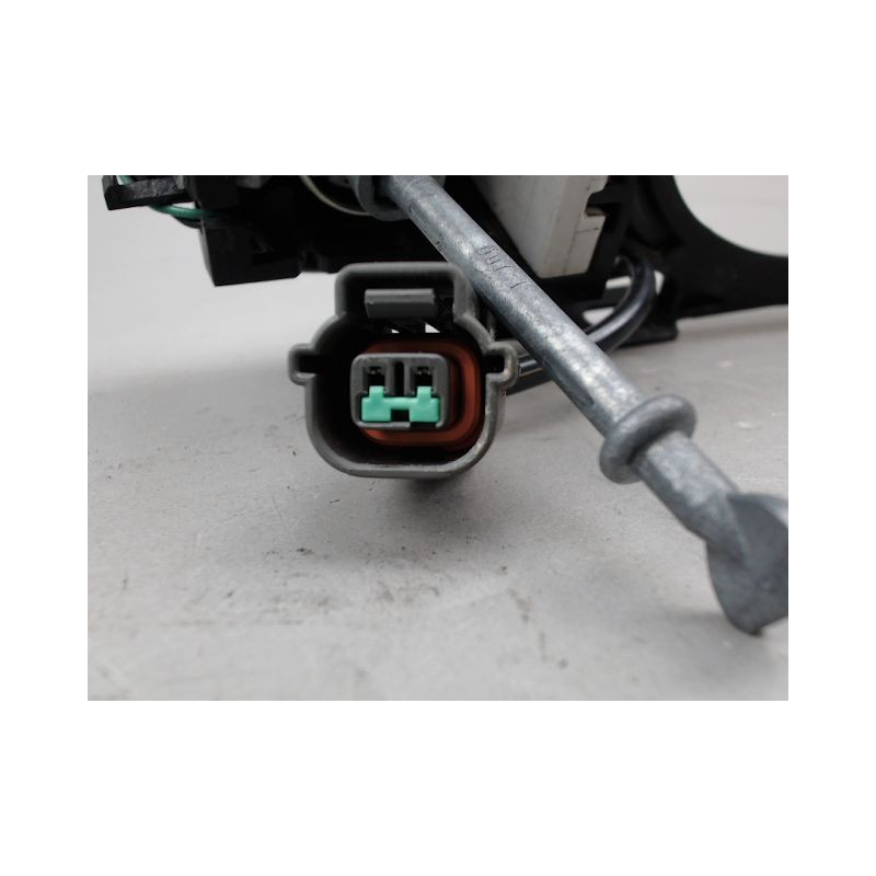 POIGNEE EXTERIEURE PORTE AVANT GAUCHE PEUGEOT 4008