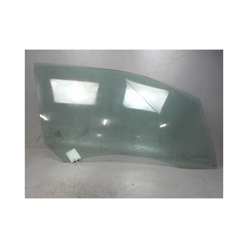 GLACE PORTE AVD PEUGEOT 208