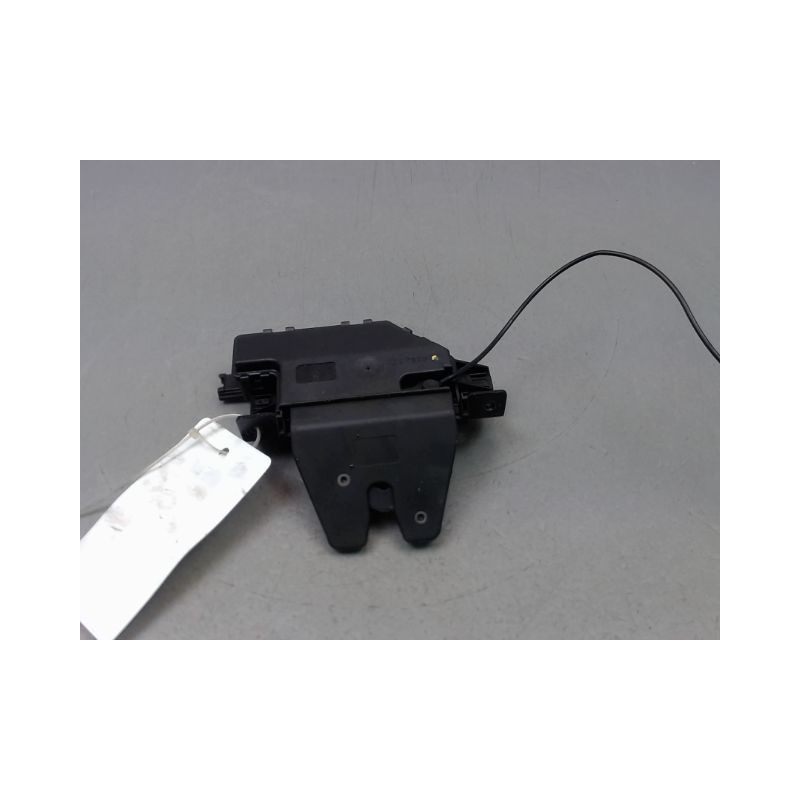 SERRURE HAYON  BMW SERIE 1 I Phase 2 (E87) 2007-2011