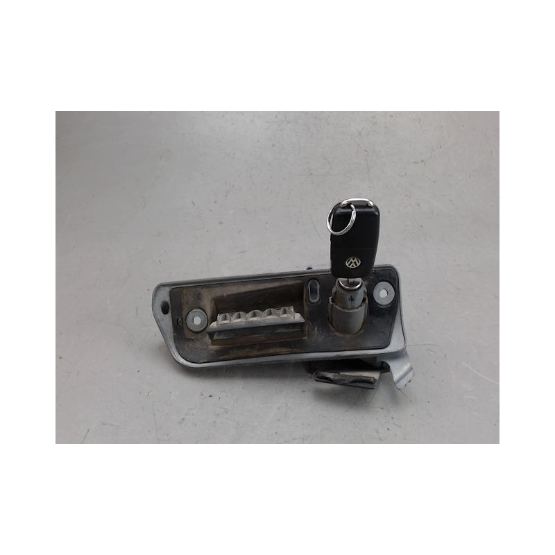 POIGNEE EXTERIEURE PORTE BATTANTE GAUCHE VOLKSWAGEN CADDY