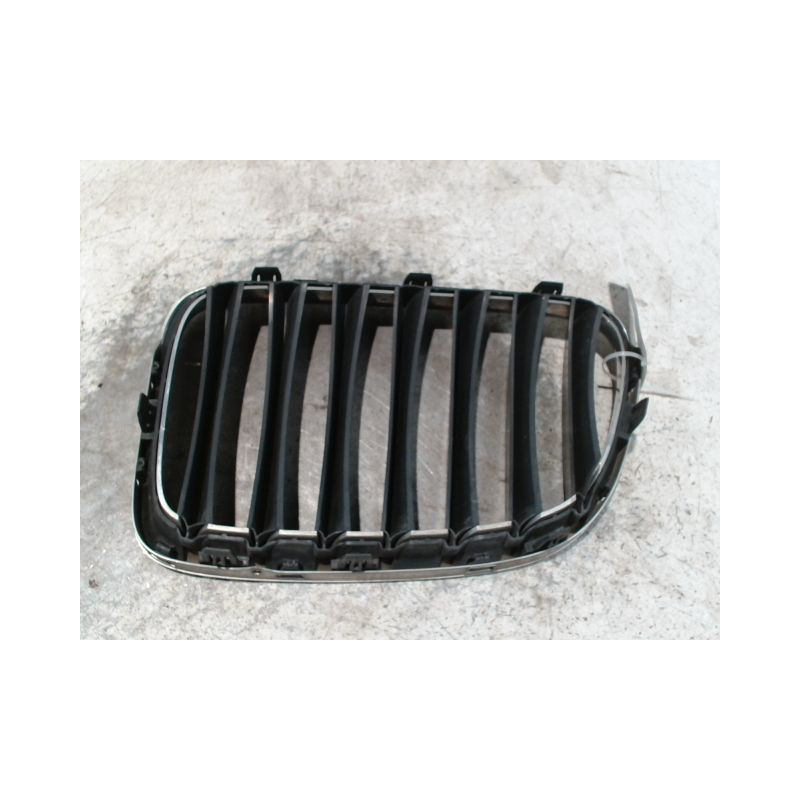 GRILLE CALANDRE DROIT B.M.W. X1