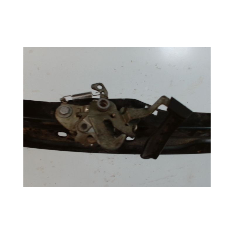 TRAVERSE SUPERIEURE ARMATURE AVANT PEUGEOT 206