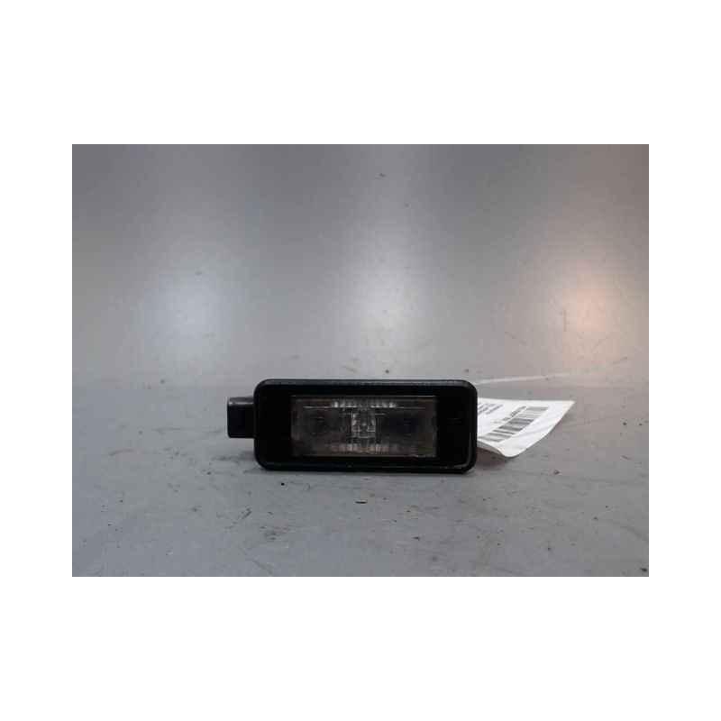 ECLAIREUR PLAQUE DE POLICE DROIT PEUGEOT 208