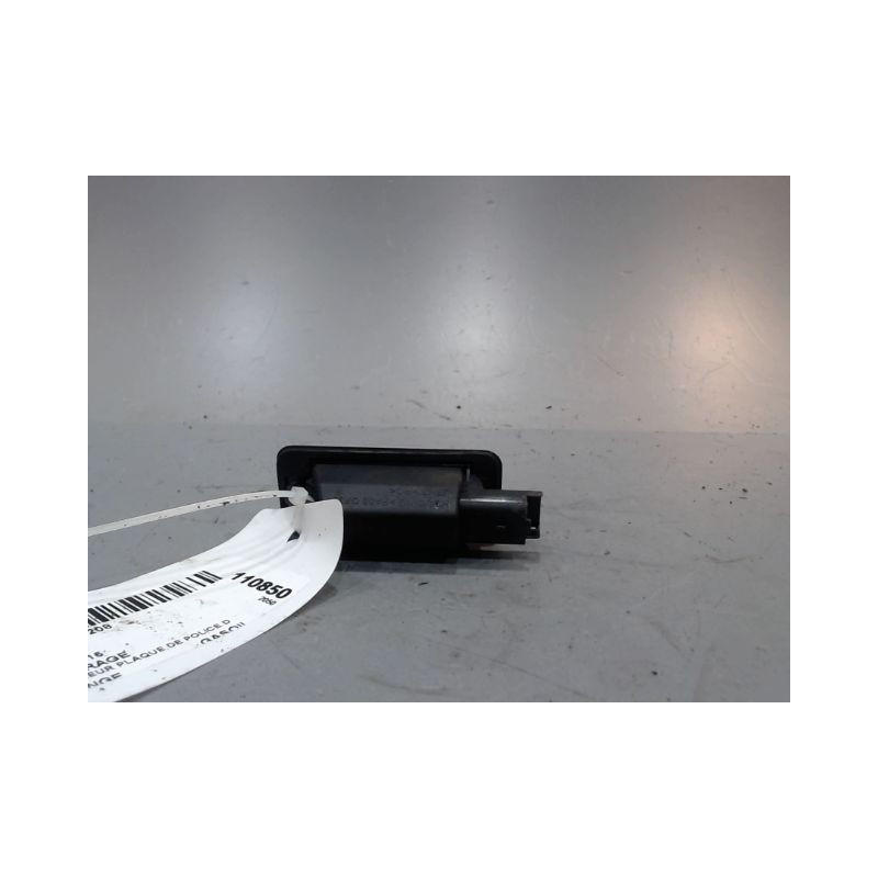 ECLAIREUR PLAQUE DE POLICE DROIT PEUGEOT 208