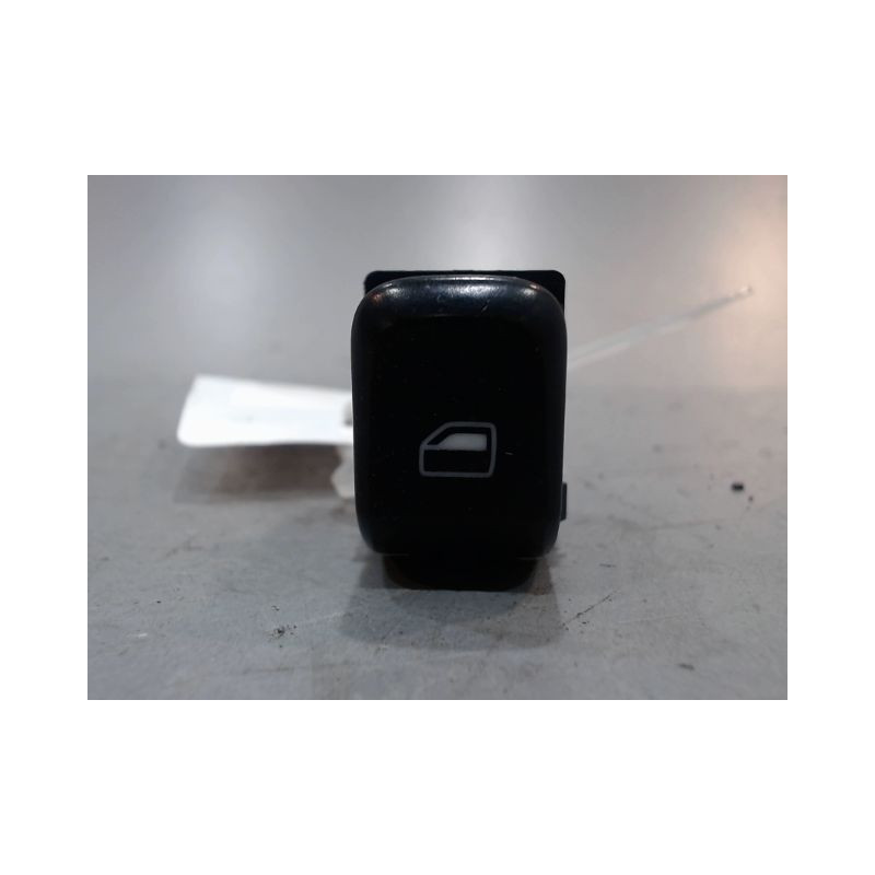COMMANDE LEVE-GLACE PORTE AVD AUDI A5