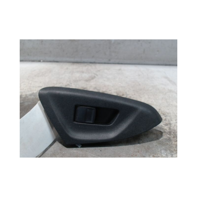 COMMANDE LEVE-GLACE PORTE AVD PEUGEOT 108