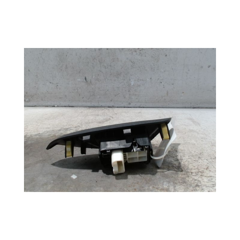 COMMANDE LEVE-GLACE PORTE AVD PEUGEOT 108