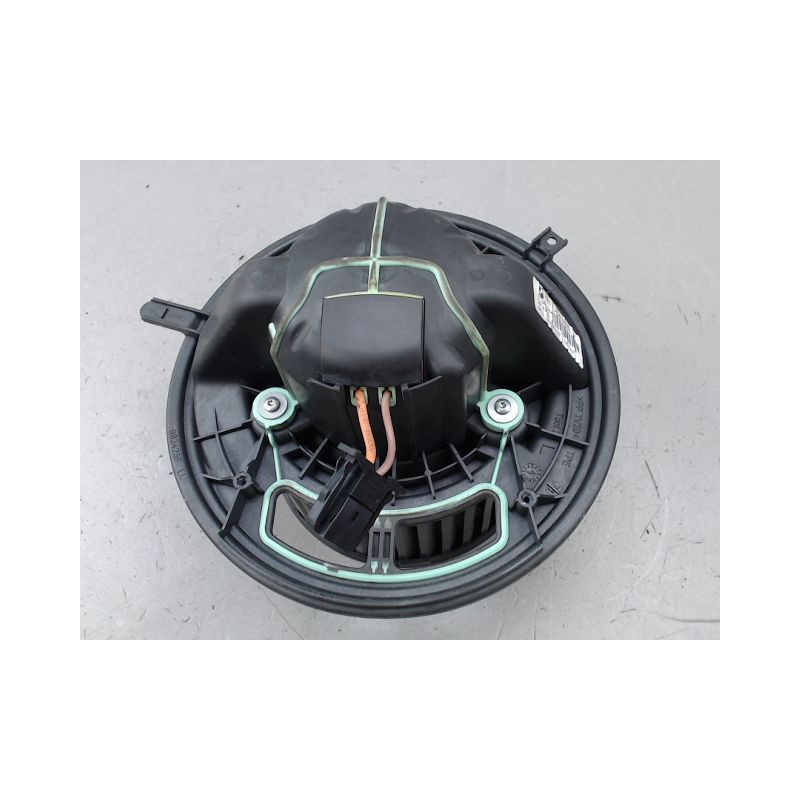 MOTEUR VENTILATEUR CHAUFFAGE B.M.W. SERIE 1