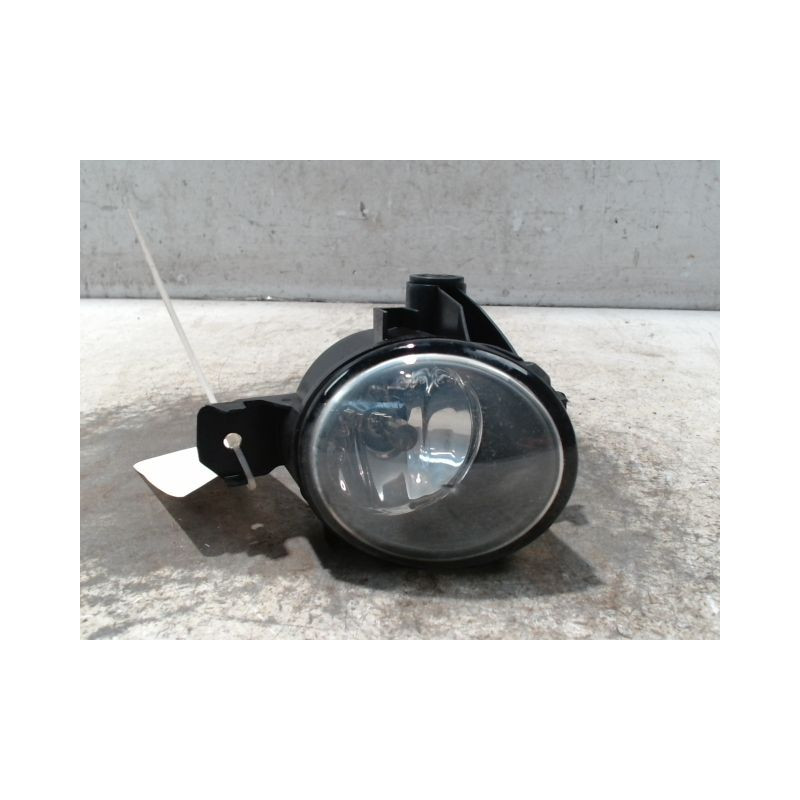 PHARE ANTIBROUILLARD AVANT DROIT B.M.W. X3