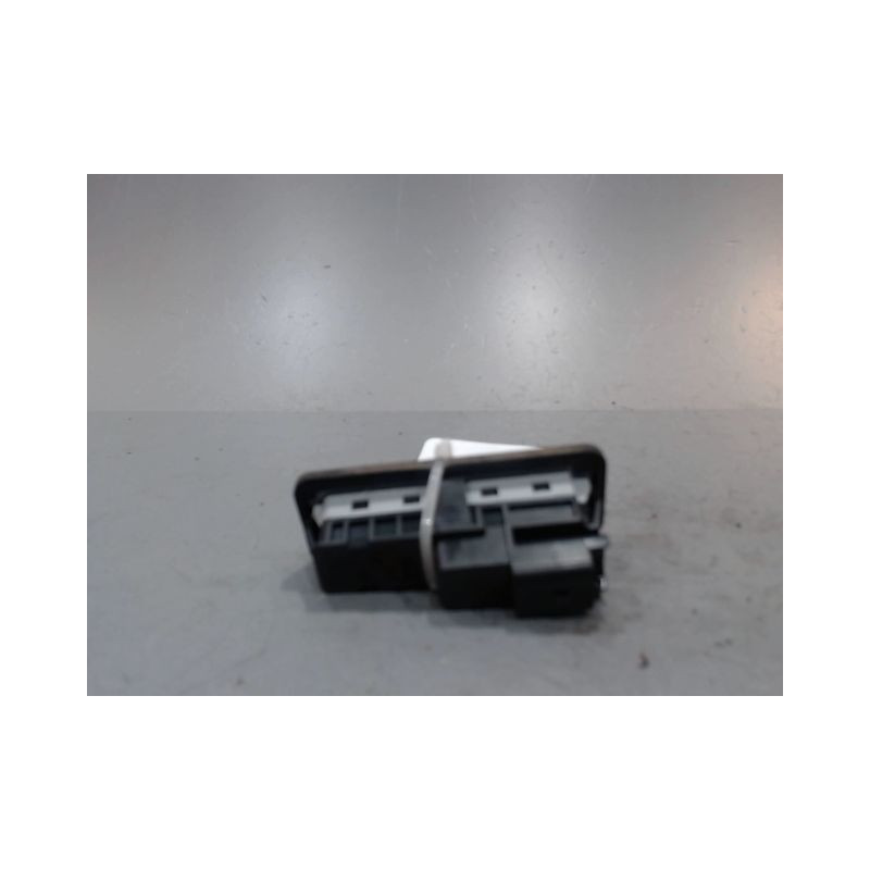 POIGNEE EXTERIEURE HAYON PEUGEOT 208