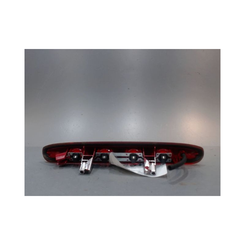 FEUX STOP SUPPLEMENTAIRE PEUGEOT 208
