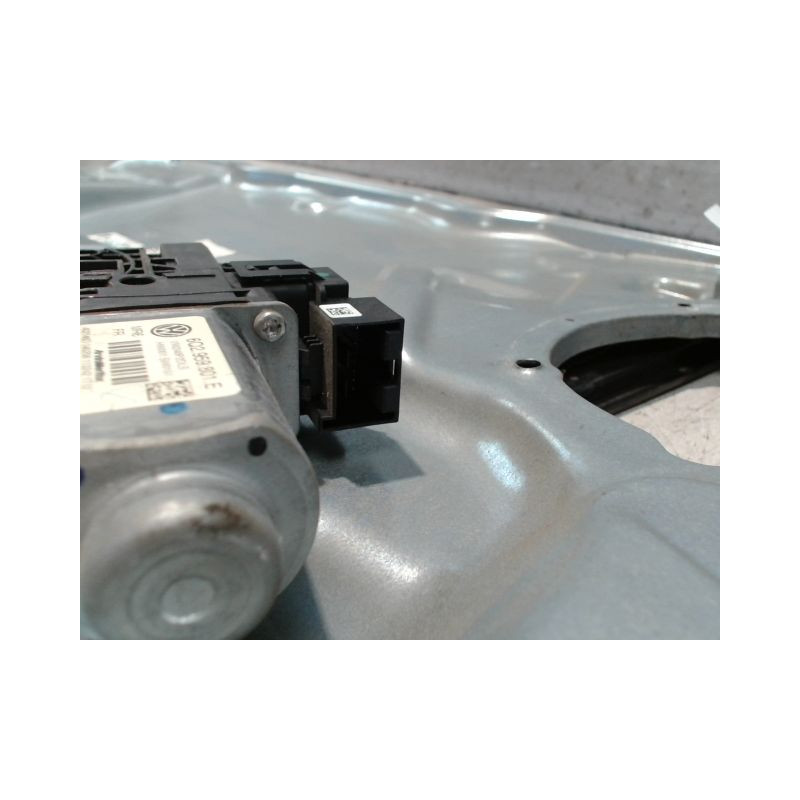MECANISME+MOTEUR LEVE-GLACE AVANT DROIT VOLKSWAGEN POLO 2005-