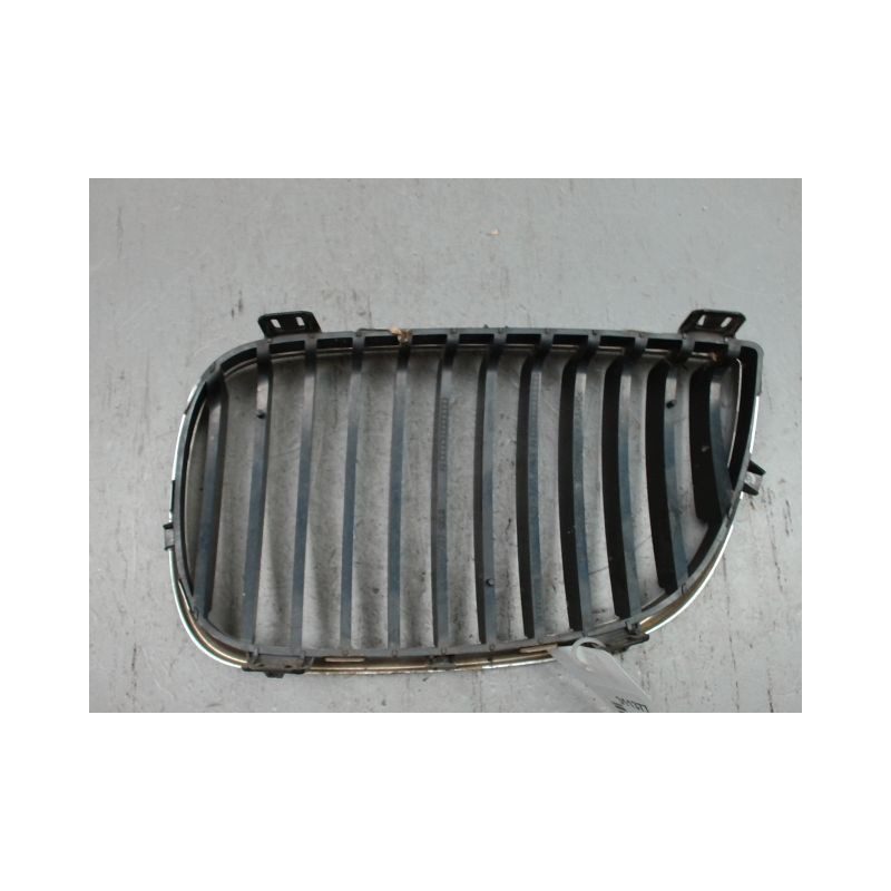 GRILLE CALANDRE DROIT B.M.W. SERIE 1