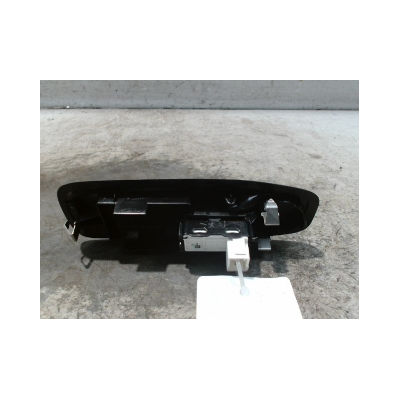 COMMANDE LEVE-GLACE PORTE AVD PEUGEOT 208