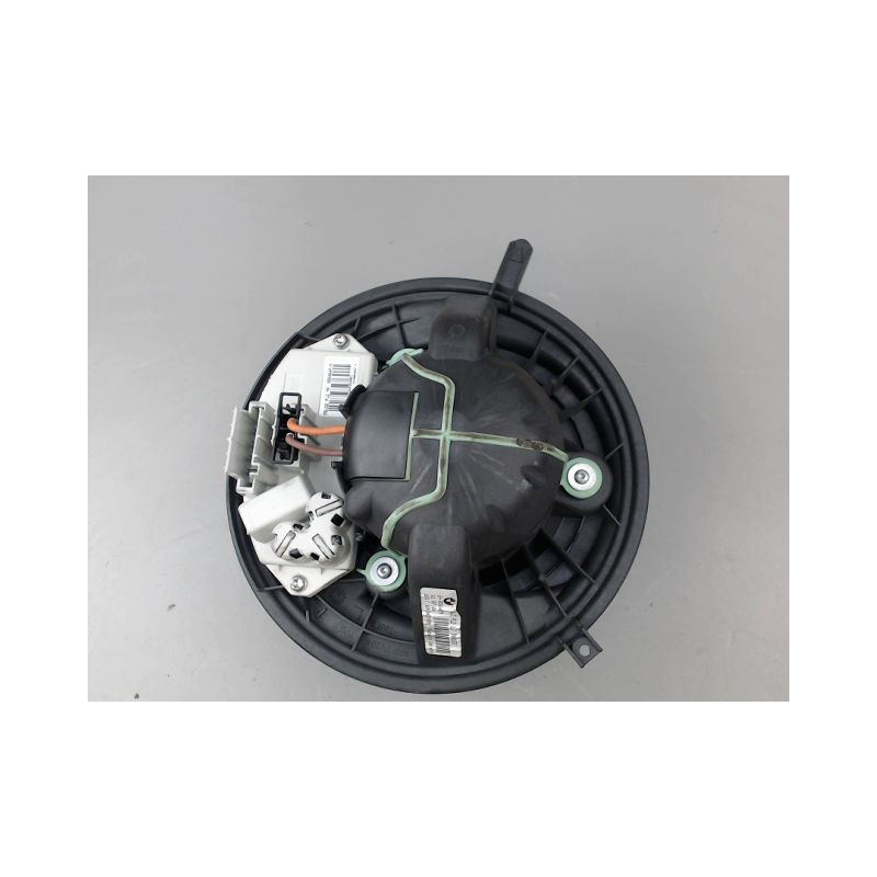 MOTEUR VENTILATEUR CHAUFFAGE B.M.W. SERIE 1