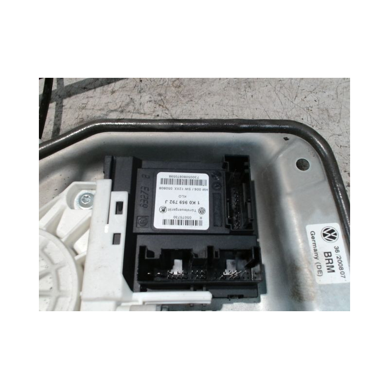 MECANISME+MOTEUR LEVE-GLACE AVANT DROIT VOLKSWAGEN GOLF V 2003-2009
