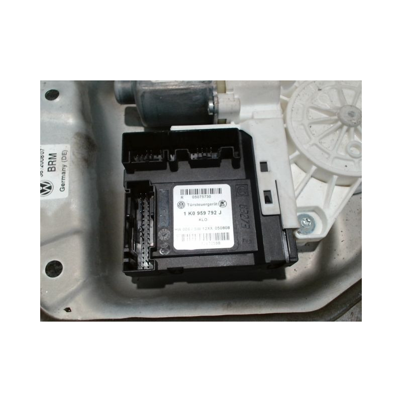MECANISME+MOTEUR LEVE-GLACE AVANT DROIT VOLKSWAGEN GOLF V 2003-2009