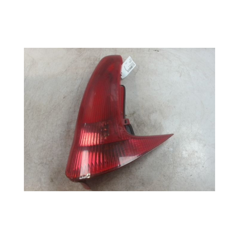 FEU ARRIERE DROIT PEUGEOT 206 SW 02-06
