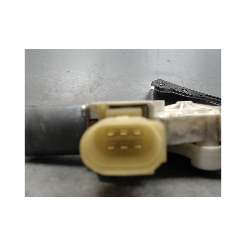 MECANISME+MOTEUR LEVE-GLACE AVANT GAUCHE B.M.W. SERIE 1