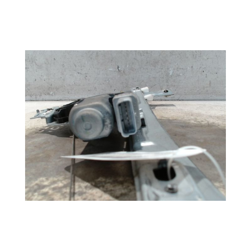 MECANISME+MOTEUR LEVE-GLACE AVANT DROIT PEUGEOT 207 5P