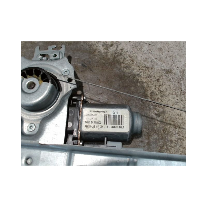 MECANISME+MOTEUR LEVE-GLACE AVANT DROIT PEUGEOT 207 5P