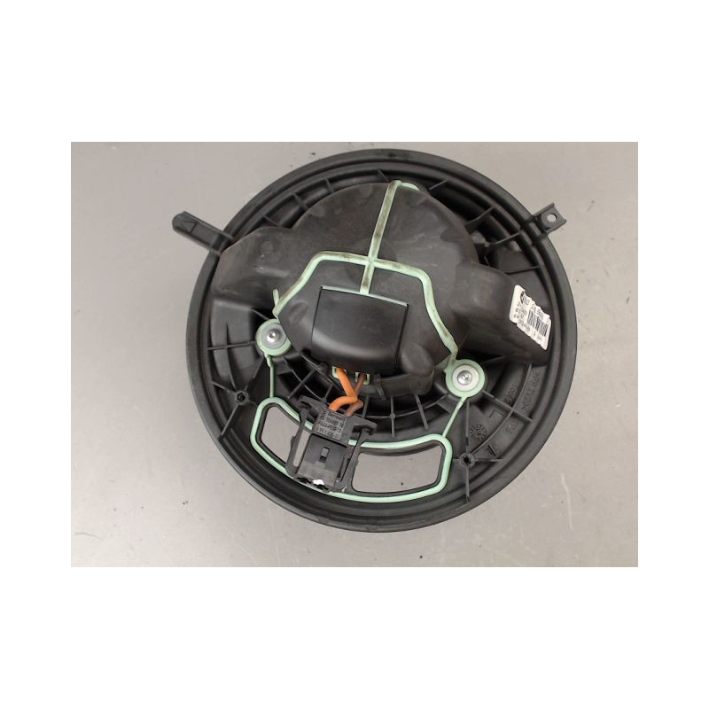 MOTEUR VENTILATEUR CHAUFFAGE B.M.W. SERIE 1
