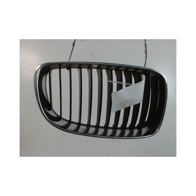 GRILLE CALANDRE DROIT B.M.W. SERIE 1