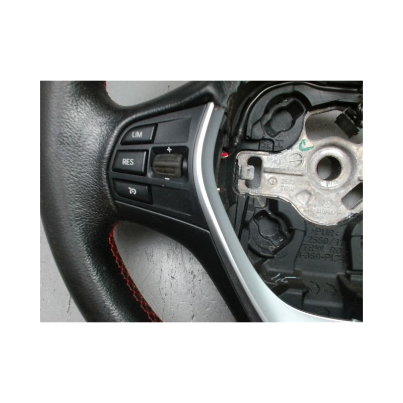 VOLANT DE DIRECTION B.M.W. SERIE 1