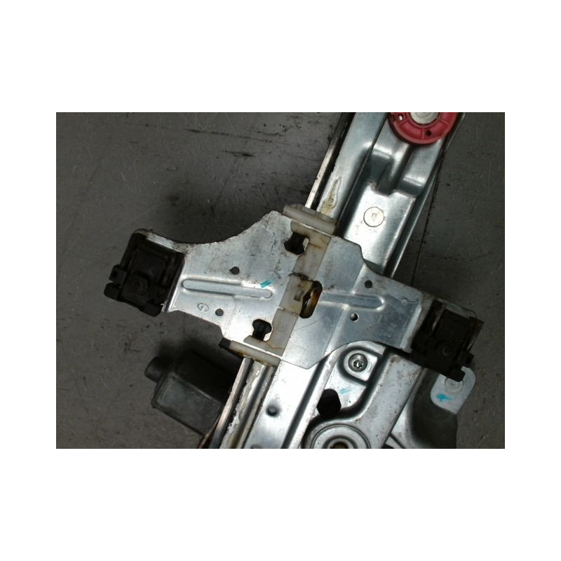 MECANISME+MOTEUR LEVE-GLACE AVANT GAUCHE PEUGEOT 208