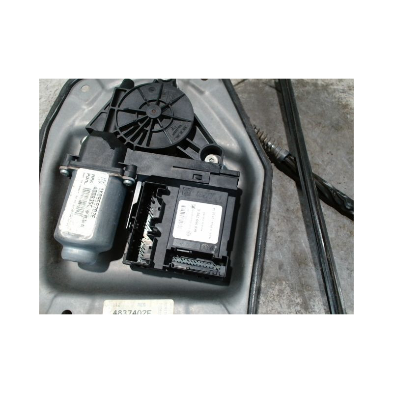 MECANISME+MOTEUR LEVE-GLACE AVANT DROIT VOLKSWAGEN GOLF V 2003-2009