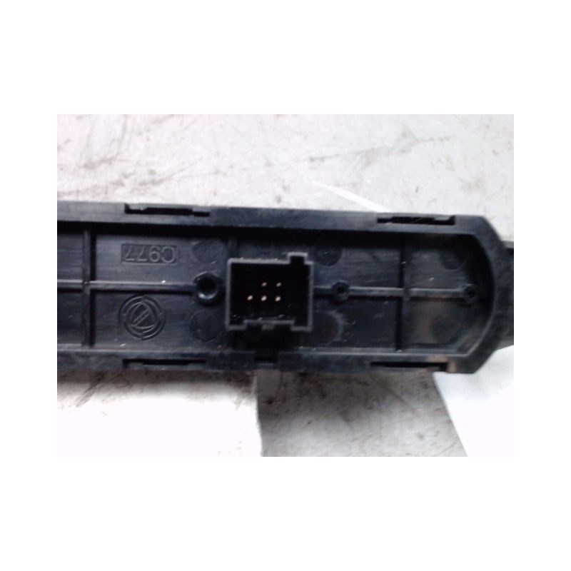 BOUTON DE WARNING FIAT 500 2007-