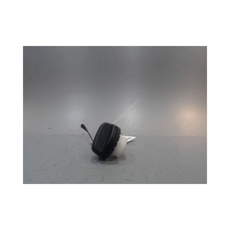 BOUCHON RESERVOIR A CARBURANT PEUGEOT 108