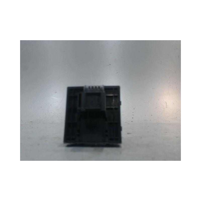 COMMANDE LEVE-GLACE PORTE AVG AUDI A1