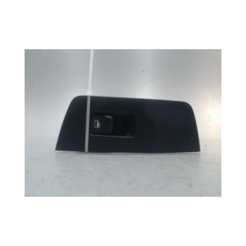 COMMANDE LEVE-GLACE PORTE AVD AUDI A1