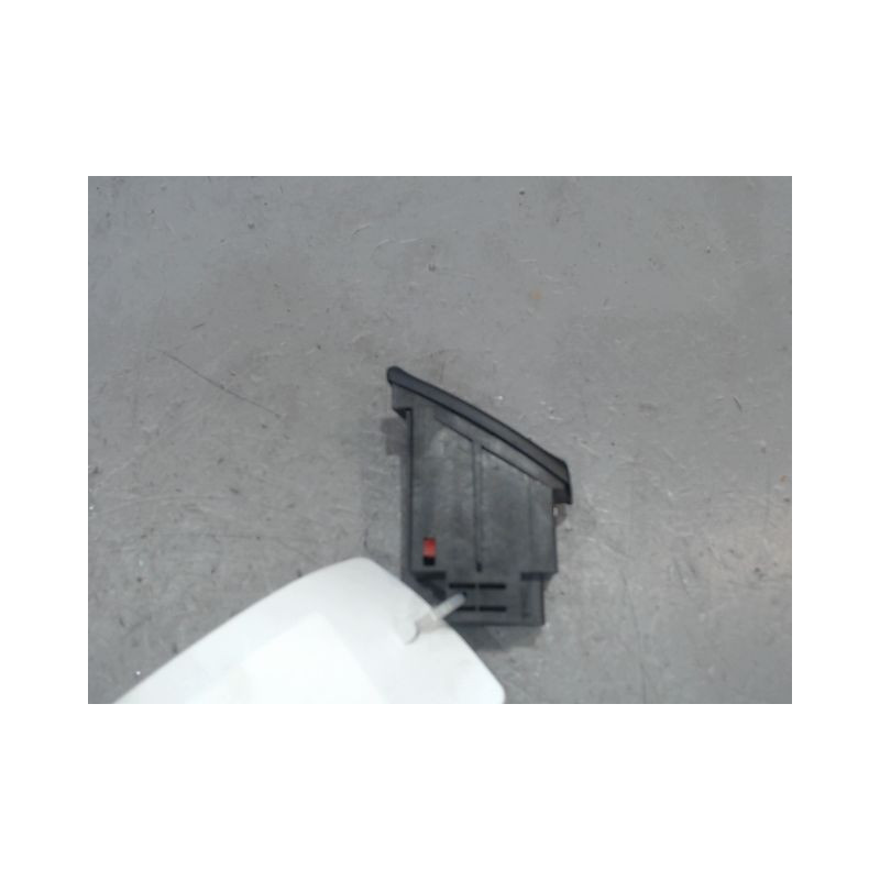 BOUTON DE WARNING AUDI A4