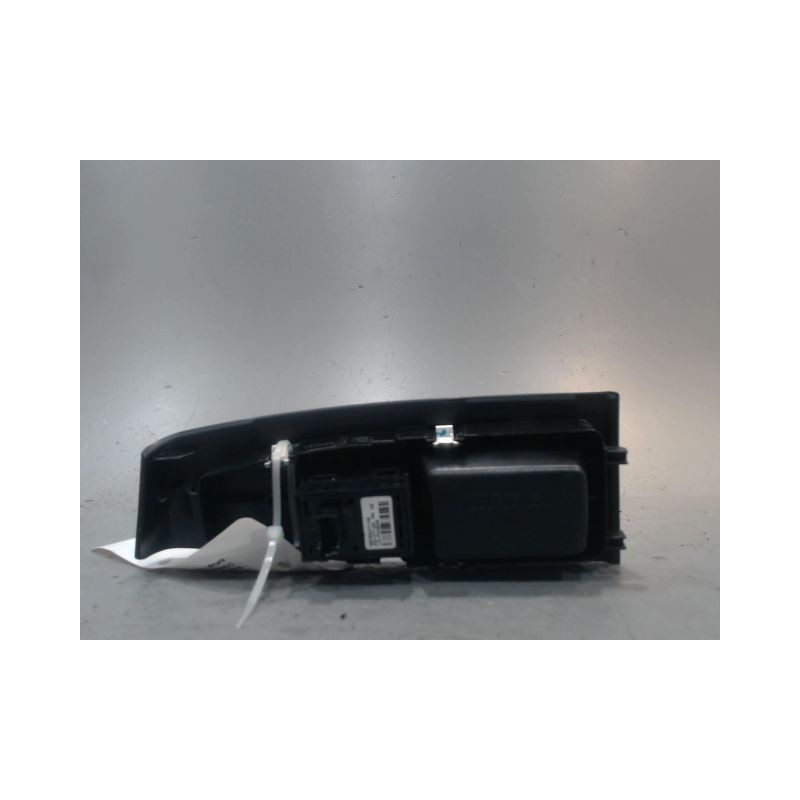 COMMANDE LEVE-GLACE PORTE AVD B.M.W. SERIE 2