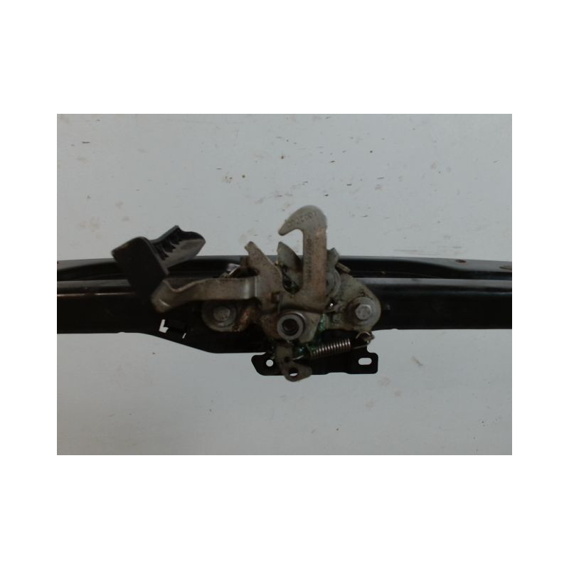TRAVERSE SUPERIEURE ARMATURE AVANT PEUGEOT 206