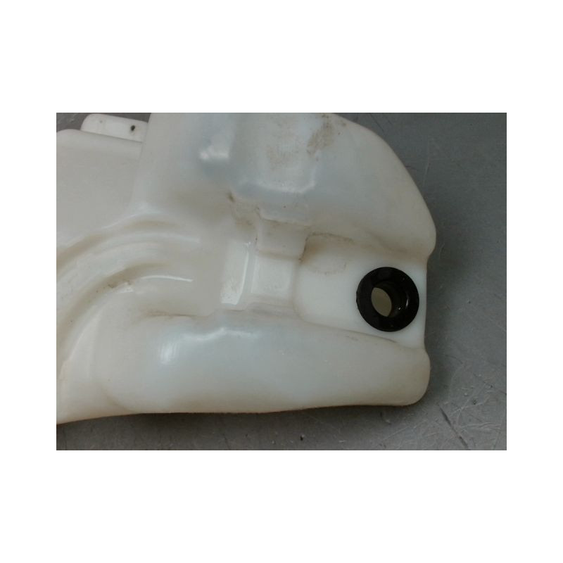 RESERVOIR LAVE-GLACE AVANT PEUGEOT 2008