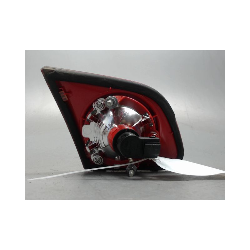 FEU ARRIERE INTERIEUR DROIT VOLKSWAGEN PASSAT 2005-