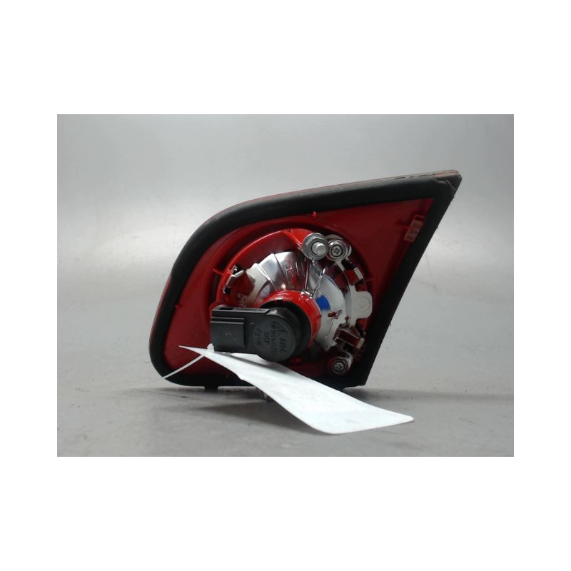 FEU ARRIERE INTERIEUR GAUCHE VOLKSWAGEN PASSAT 2005-