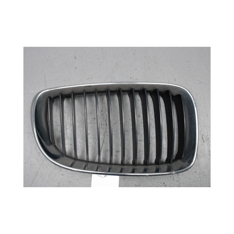 GRILLE CALANDRE DROIT B.M.W. SERIE 1
