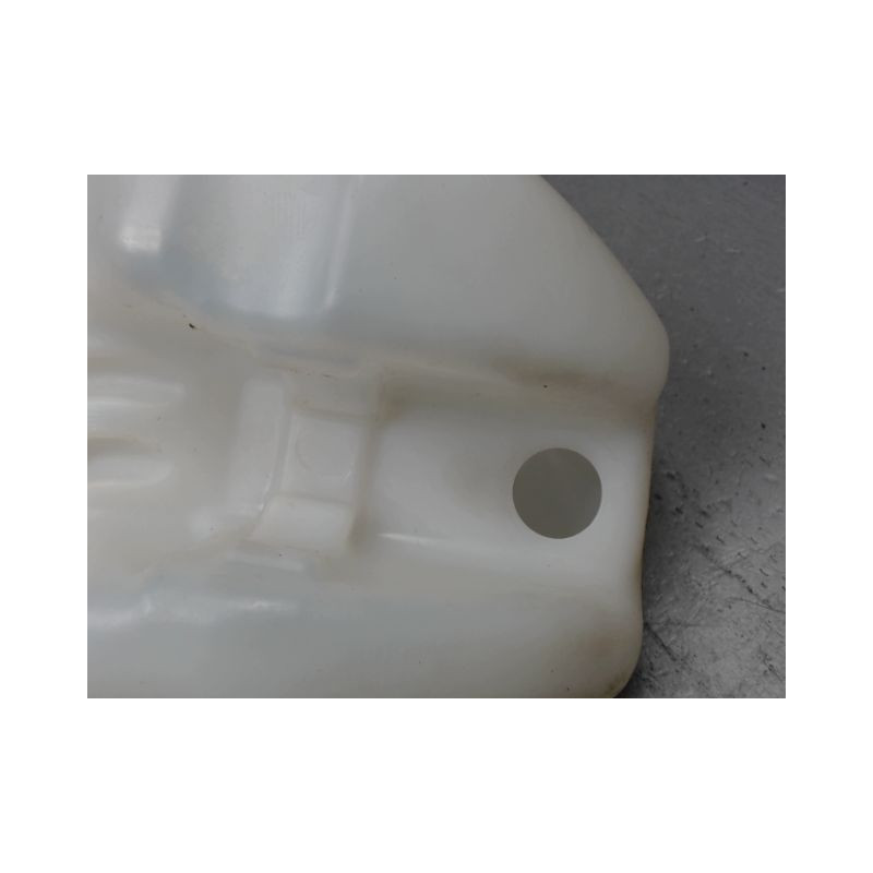 RESERVOIR LAVE-GLACE AVANT PEUGEOT 2008