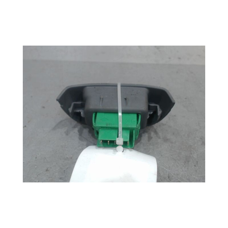 COMMANDE LEVE-GLACE PORTE AVG PEUGEOT 107