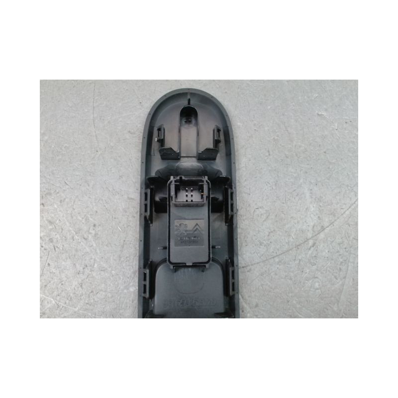 COMMANDE LEVE-GLACE PORTE AVD PEUGEOT 5008 MONOSP. I Phase 1 2009-2013