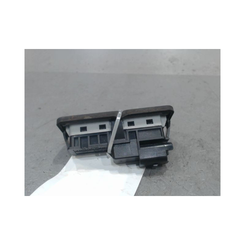 POIGNEE EXTERIEURE HAYON PEUGEOT 208