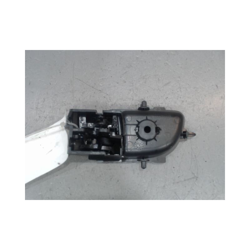 POIGNEE INTERIEURE PORTE AVANT DROIT PEUGEOT 108